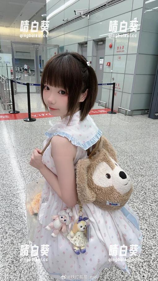 不容错过！王胖胖u最新豹纹COS写真，时尚与个性的完美碰撞.txt