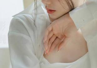 甜予摄影 – 思思全新写真更新：让纯白的纯净之美照亮你的心灵.txt