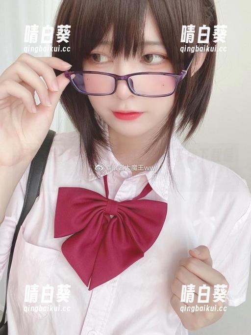 探索眼酱大魔王w定制全集，带你下载最美的写真时刻.txt