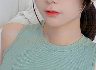一组最新的眼酱大魔王w婚纱照片，演绎了无尽的浪漫与优雅气息.txt