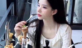 秀人网 – 走进UU阿文的世界，无圣光与粉色交织，美图描绘出生活的极致美丽.txt