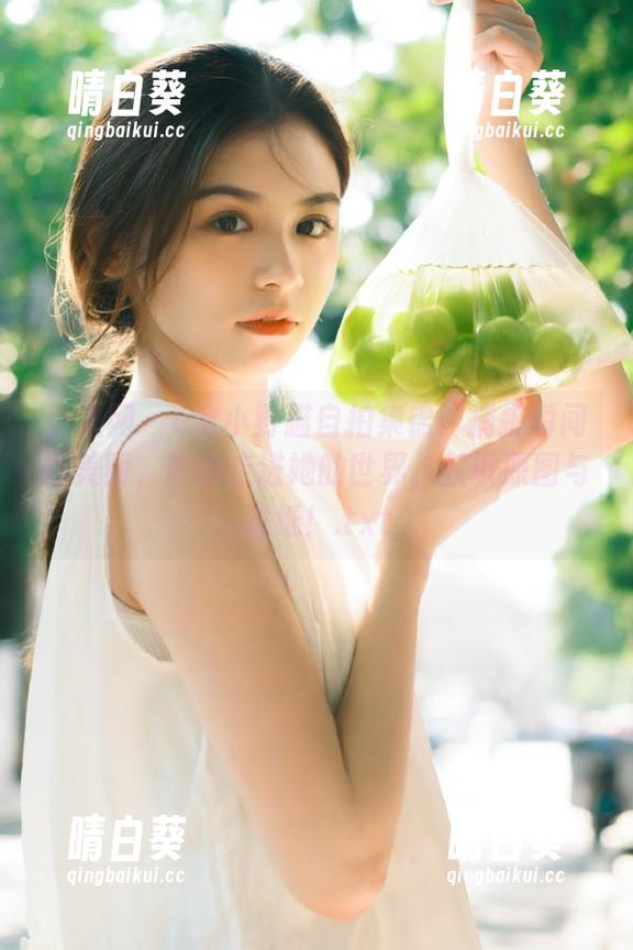 秀人网 - e宝小野猫自拍集锦：捕捉瞬间的美丽，带你走进她的世界，获取原图与壁纸！.txt