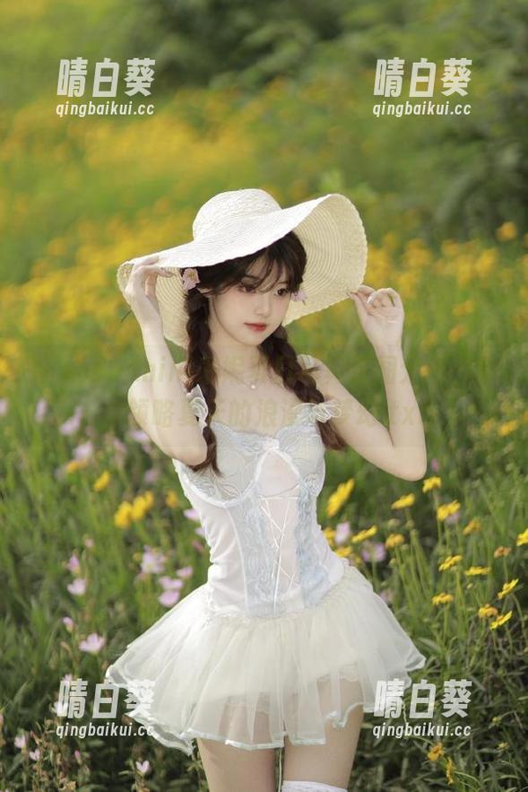 秀人网 - mini米妮夏日写真原图分享，带你领略夏天的浪漫与梦幻.txt