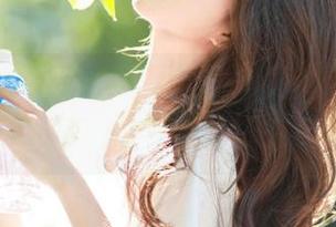 秀人网 – 细腻如丝，优雅如风：伊丽莎有点白美腿写真图集带你领略风采.txt