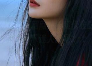 秀人网 – 观看唐翩翩的长腿优雅时刻，图片记录下迷人瞬间.txt