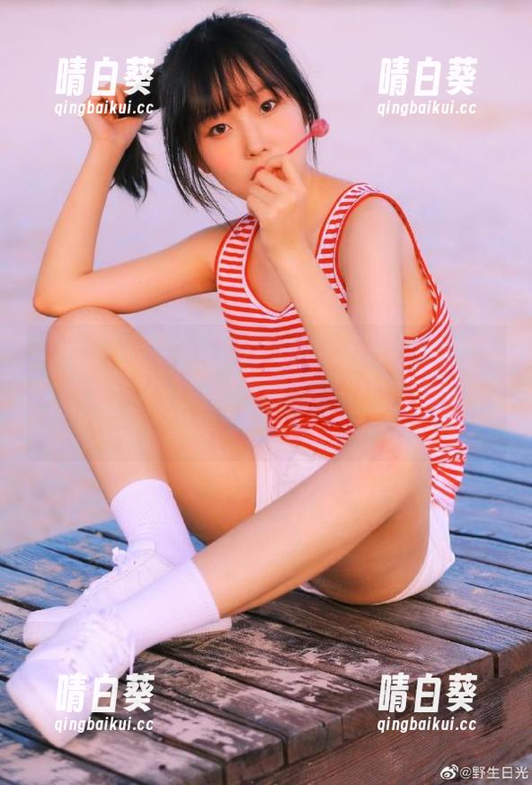 秀人网 - 喵喵JOJO带你走进最新温柔写真合集，像春风拂面般的温暖心灵之旅！.txt