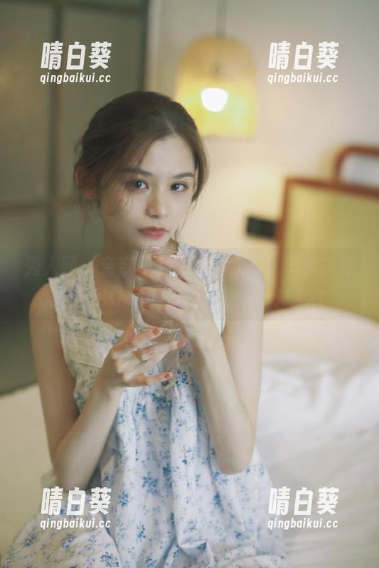 秀人网 - 奈奈子旅拍写真欣赏，丰富多样的图包让你感受旅行的美丽！.txt