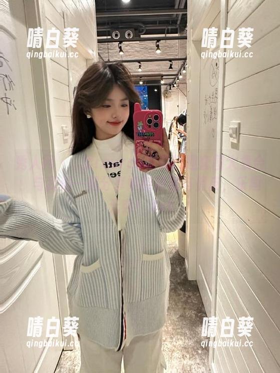 秀人网 - 媃柔rourou眼镜萌趣套图大集合：与我们一起分享她的甜蜜与俏皮，乐趣无穷！.txt