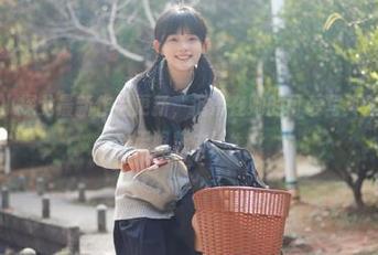 秀人网 – 小探戈最新作品更新，沉浸在她的可爱写真世界中，感受无限魅力！.txt