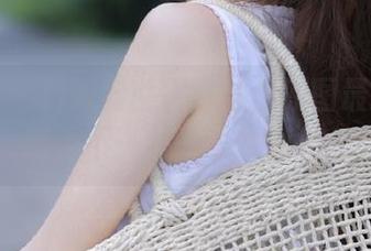 秀人网 – 抖娘利世镂空写真原图最新曝光，感受不一样的艺术视角.txt