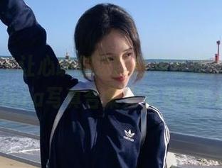 秀人网 – 让心跳加速的红裙套图，朱可儿Flora写真合集完美呈现.txt