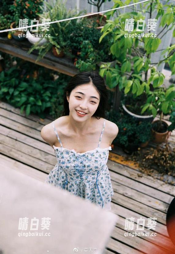 秀人网 - 灿宝写真套装解密：看原图如何诠释时尚与个性的完美结合！.txt
