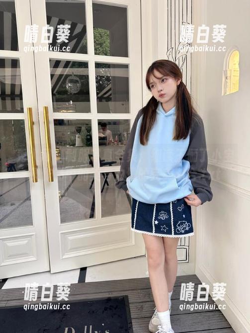 秀人网 - 制服写真全集：细读王俪丁小宝贝作品中的美与力量的完美融合.txt