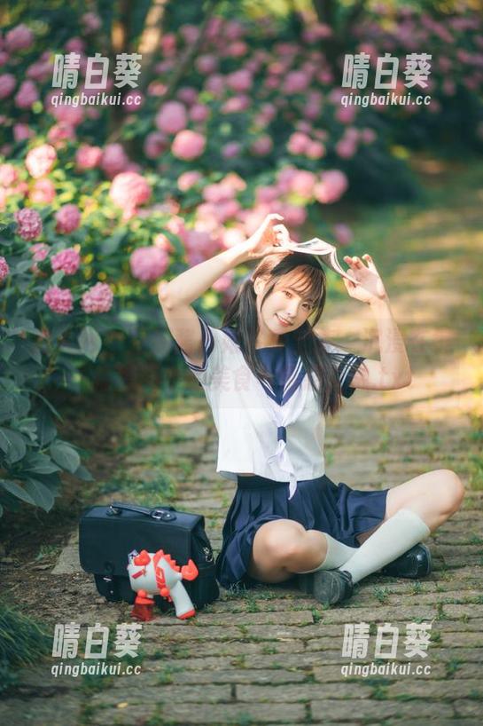 秀人网 - 豆瓣酱厨娘写真全集：沉浸在每一幅原图中的美食与情感交融.txt