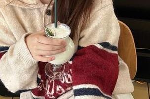 秀人网 – 麻吉小兔子个人私拍旗袍图片，极致展现动人线条与优美姿态.txt