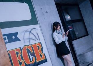 秋和柯基的新作发布：网盘中珍藏的写真《荷光者梵蒂》等你来欣赏.txt