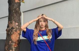 微密圈 – 粉色的猪陈佩奇的修女写真：传统与现代交织下的梦幻时刻图片.txt