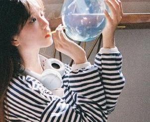 微密圈 – 紫色哒豚豚高跟鞋独特风格写真：获取精美图片下载，尽显个性魅力！.txt