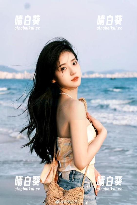 纳丝摄影 - “A佳妹教室”主题图包与写真合集：穿梭在青春与梦想之间的旅程！.txt