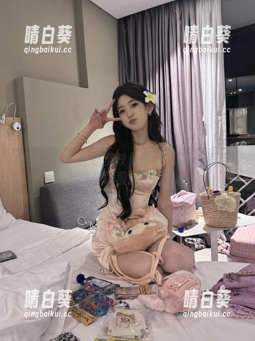 燕婉之求：在织梦映像中发现的私房美图宛如梦境般的绚丽.txt