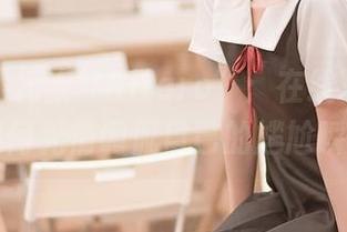 “夏天的绮太郎kitaro”：在线写真作品中我如何无情调侃自己的尴尬瞬间.txt