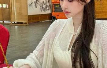 美媛馆 – 小尤奈制服图包精选，展示她的梦幻校园与青春时光.txt