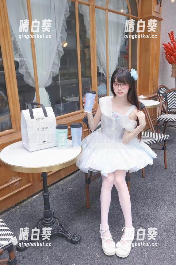 花漾show - 在纯白的世界里,玥儿玥er美图精选为你展示她的独特魅力.txt 花漾show - 在纯白的世界里,玥儿玥er美图精选为你展示她的独特魅力.txt