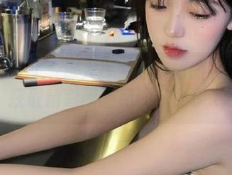 花漾show – 深入探索顾欣怡的礼服艺术，获取精彩原图和图包分享.txt