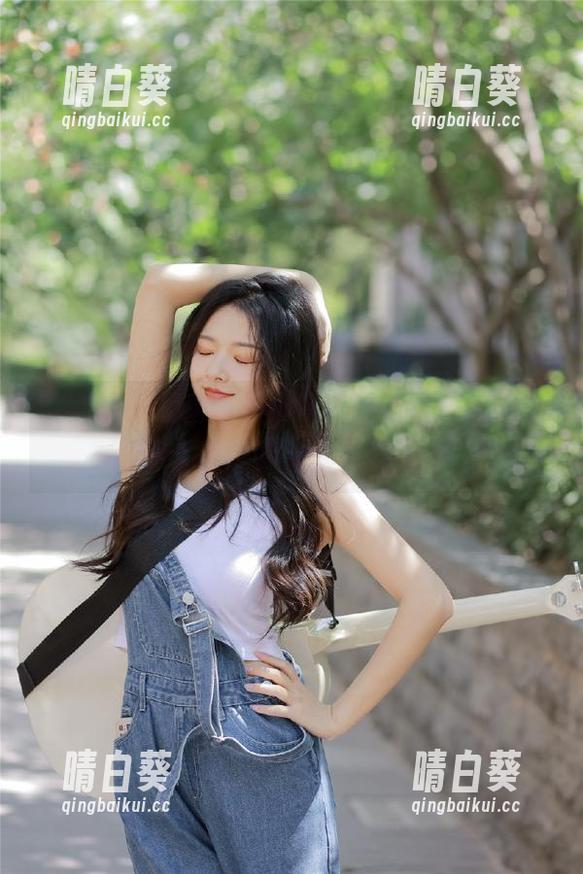 蜜桃社 - 月音瞳美脚写真最新资源，带来不可思议的视觉享受.txt
