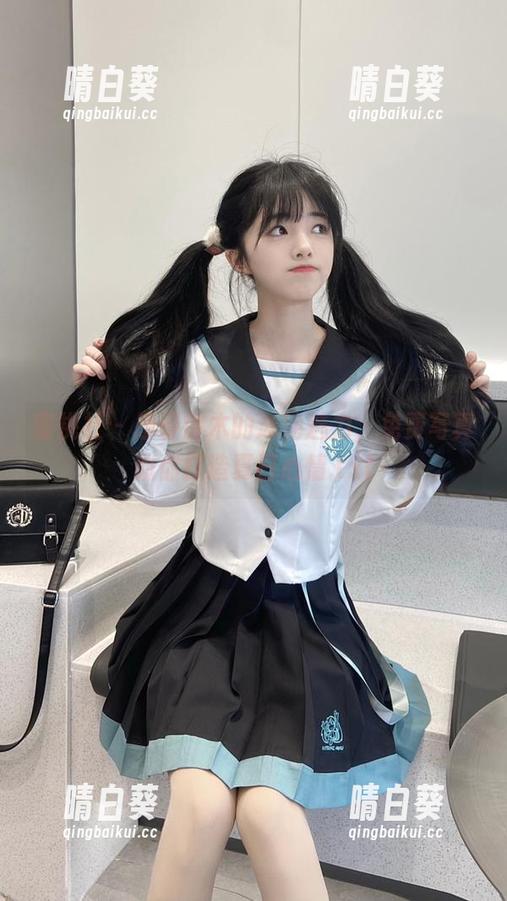 蜜桃社 - 感受铃木的泳池魅力，免费写真助你打造夏日心情.txt