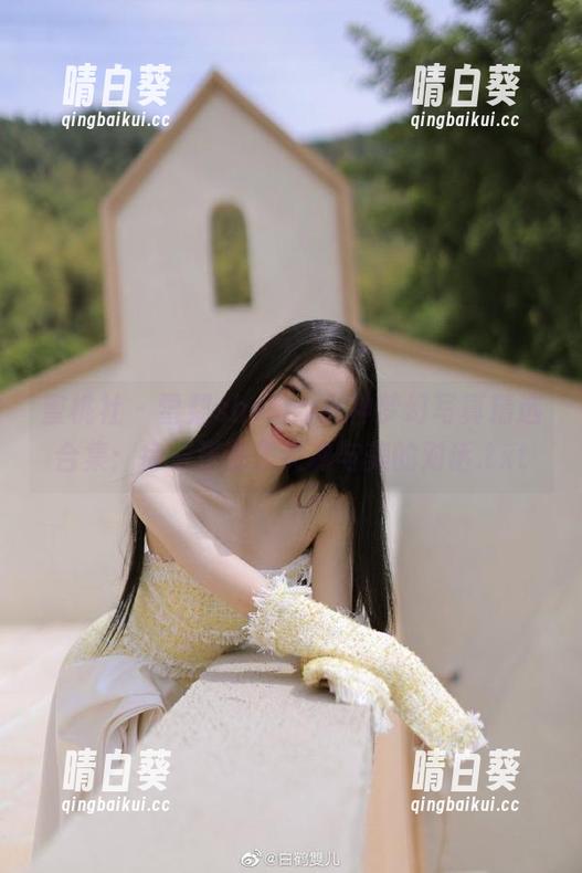 蜜桃社 - 雪梨sherry女神梦幻写真精选合集：每一张都是灵魂与美的对话.txt