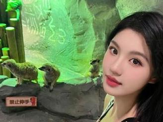 袜啵啵 – 免费欣赏小沫高跟鞋写真，尽显女性气质与时尚魅力！.txt