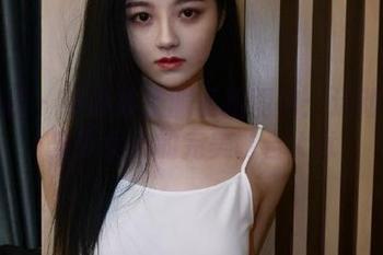 袜啵啵 – 小淳体操服私拍图包：运动之美与少女心的完美融合.txt