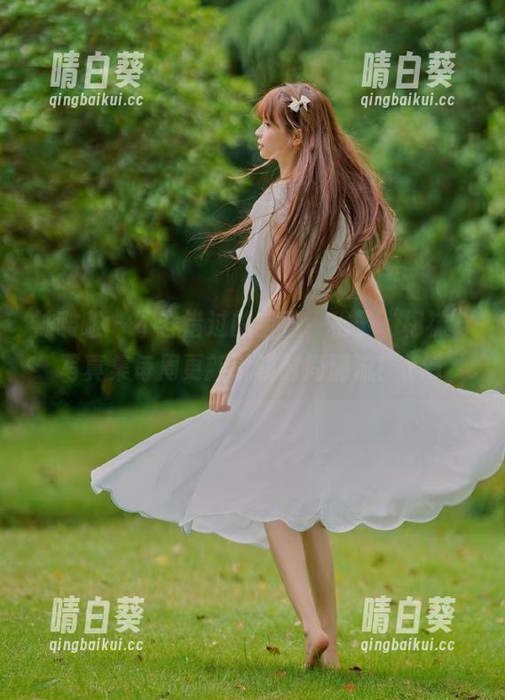袜啵啵 - 不容错过的宝藏，稚予“棉袜”写真集每周更新引领时尚潮流！.txt