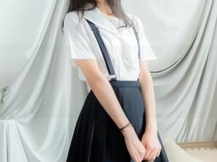 感受西呱呀呀呀的私房美图：在铁轨成片中寻找生活的诗意.txt