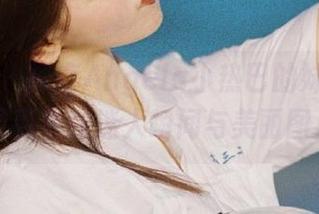 语画界 – 探索Angela小热巴的妹妹写真，记录青春的迷人瞬间与美丽图片.txt