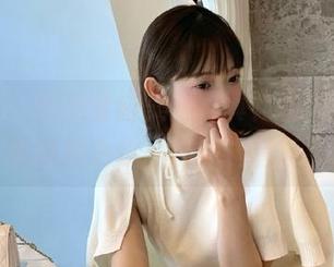语画界 – 奶瓶全新美腿写真作品上线，网盘下载链接为你呈现视觉盛宴！.txt