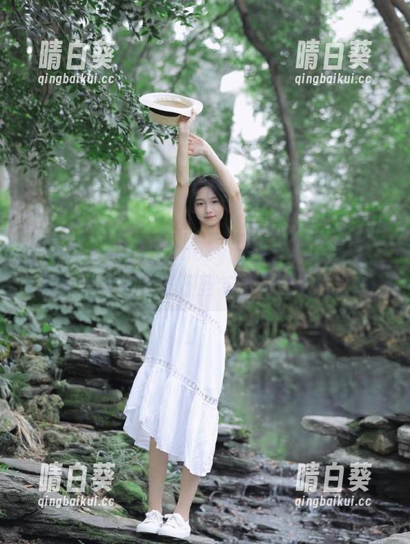语画界 - 徐莉芝Booty万圣节私拍套图，展现女神气质与万圣节的完美结合.txt