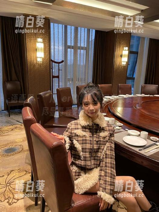 语画界 - 玥儿玥er的裤里丝写真集资源，尽显青春活力魅力.txt