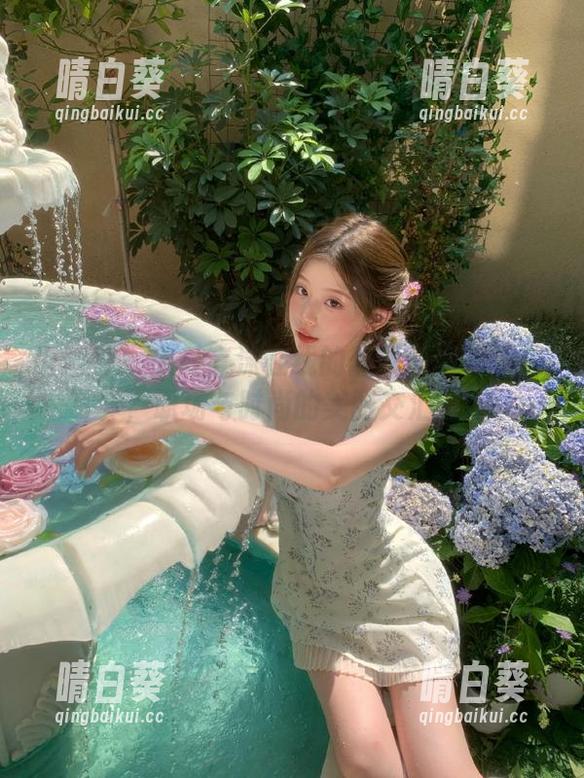 语画界 - 感受言沫在线的黑丝职场秘书OL写真，职场与时尚的美丽交汇点.txt