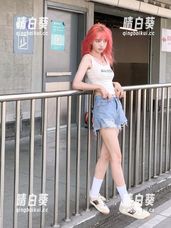语画界 - 恶搞到底，豆瓣酱的无圣光图集和吊带写真让人无法直视.txt