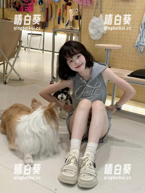轰趴猫 - 探寻可乐Vicky姐姐的摄影秘密，尽享高清美图之美.txt
