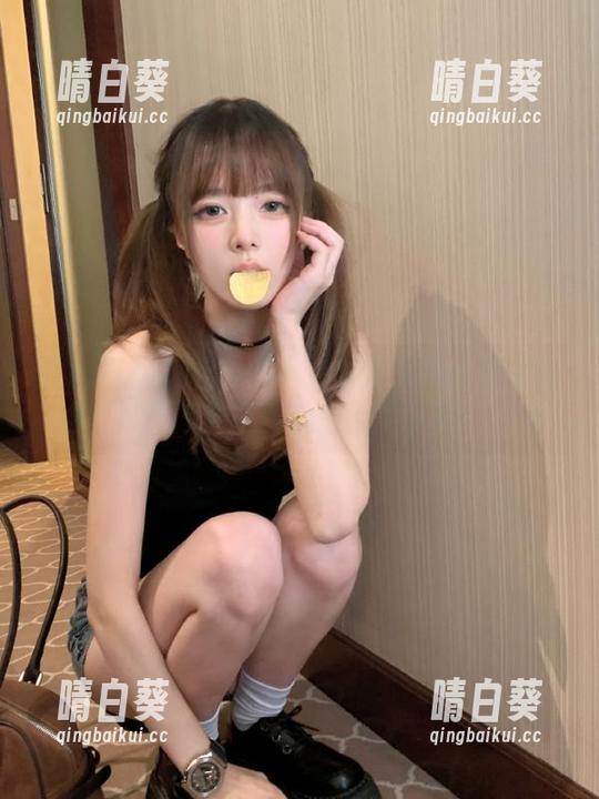 微密圈 - 你绝对想不到的迷人的五姨太自拍图集：搞笑写真让生活更有趣！.txt