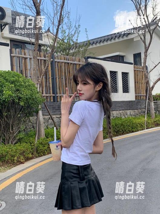 微密圈 - 领略迷人的五姨太的魅力：写真作品与资源构成的福利合集，唾手可得！.txt