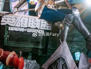 阮邑Fairy的眼镜美图大解析，丰富图包全新上线！.txt
