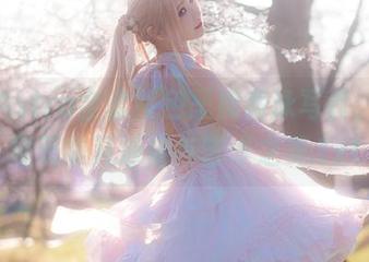 雪晴Astra全套紫色恶魔竞泳写真，原图展现非凡泳姿与艺术之美.txt