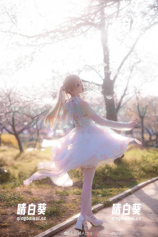 雪晴Astra全套紫色恶魔竞泳写真，原图展现非凡泳姿与艺术之美.txt