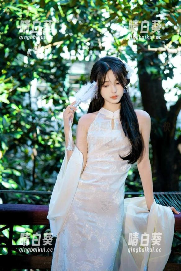 深度解析霜月shimo的秘书COS艺术，快来下载最美瞬间吧！.txt