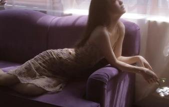 青豆客 – 快来下载颖莹儿YY日常全套写真，感受她平凡中的不凡！.txt