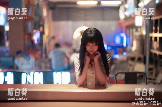从面饼到旗袍女神：图包合集，面饼仙儿的搞笑与优雅.txt